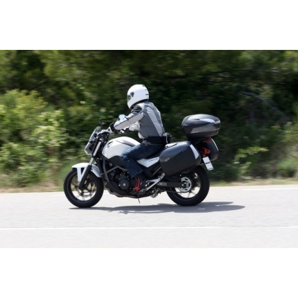 Vrchní kufr na motorku SHAD SH48 Tmavě šedý vč. opěrky, karbonového víka a zámku PREMIUM lock