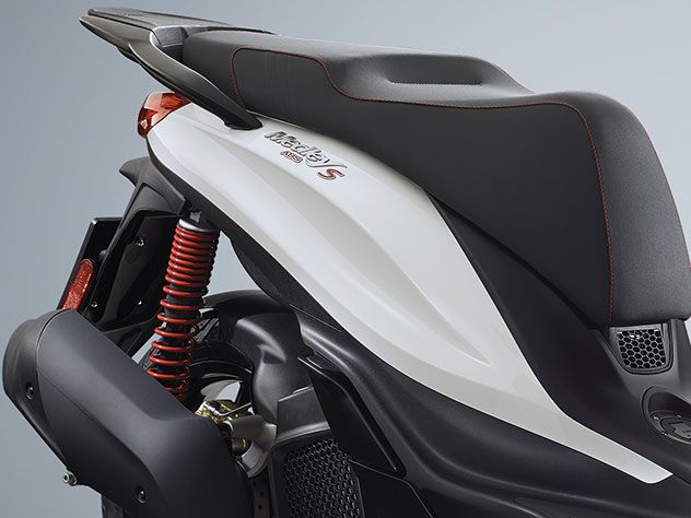 Piaggio Medley S 125 E5+ ABS Bianco Luna + POUKAZ NA 5000 KČ