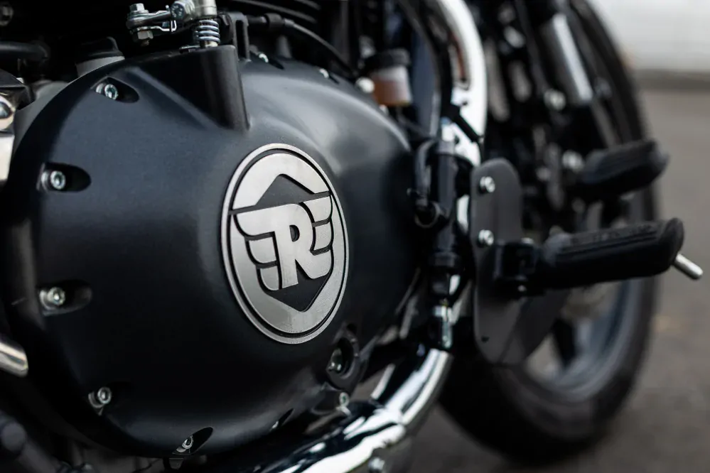 Royal Enfield Super Meteor 650 Celestial Red 