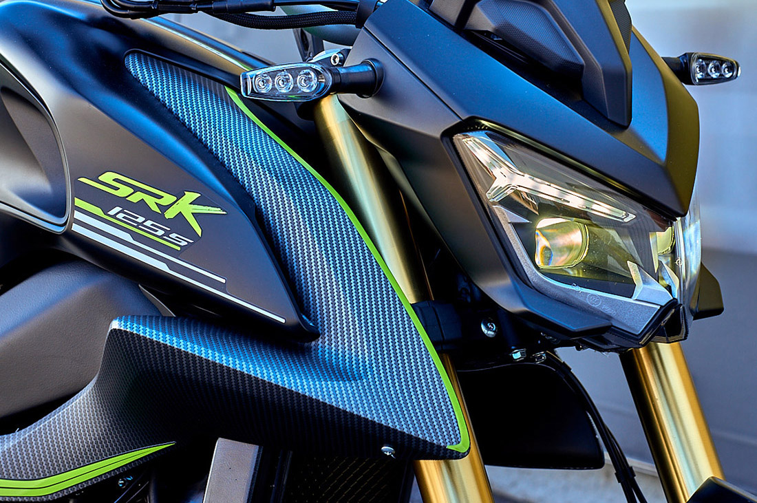 QJMOTOR SRK 125 S bílá + VOUCHER NA 5000 KČ