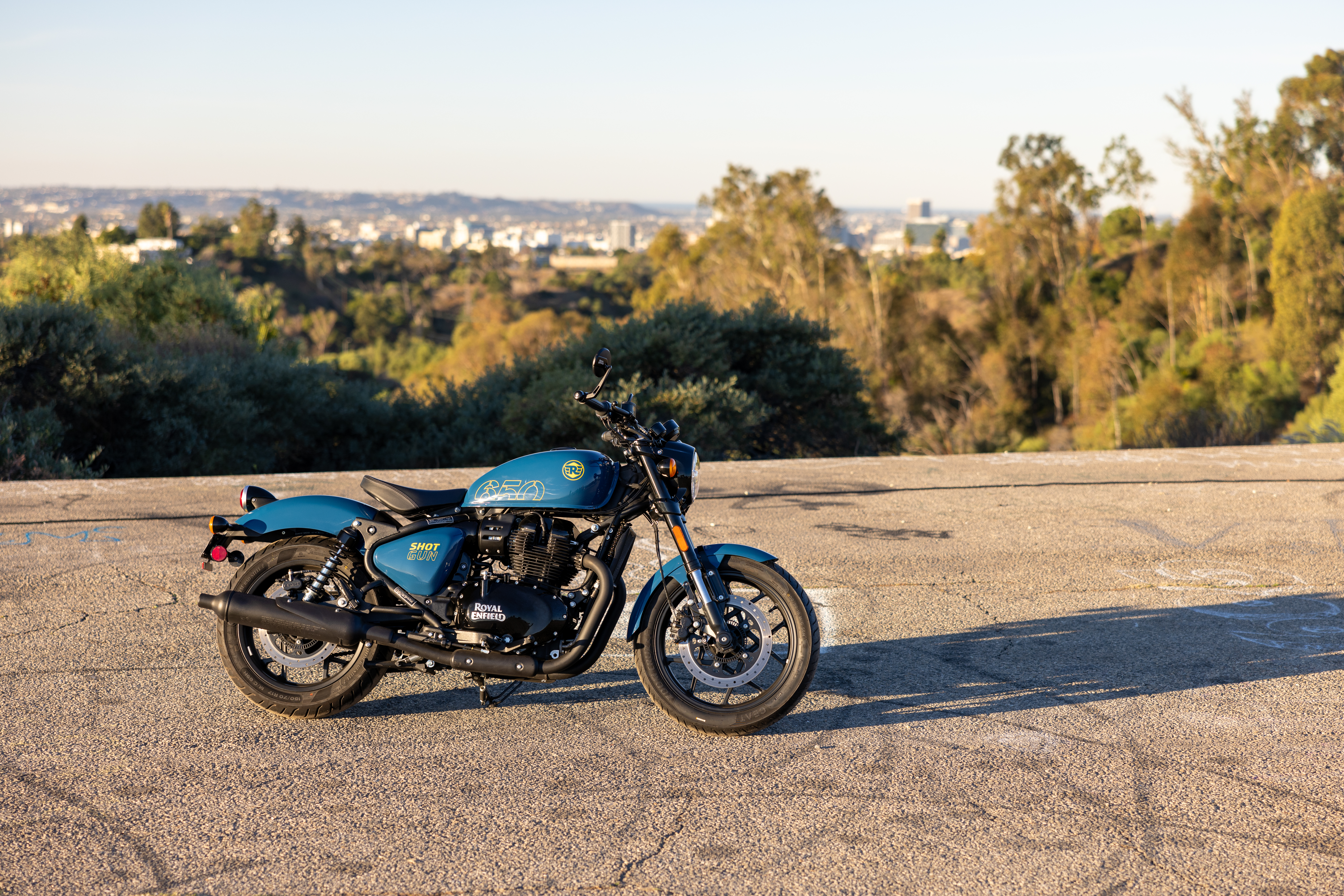 Royal Enfield Shotgun 650 Green Drill + BONUS