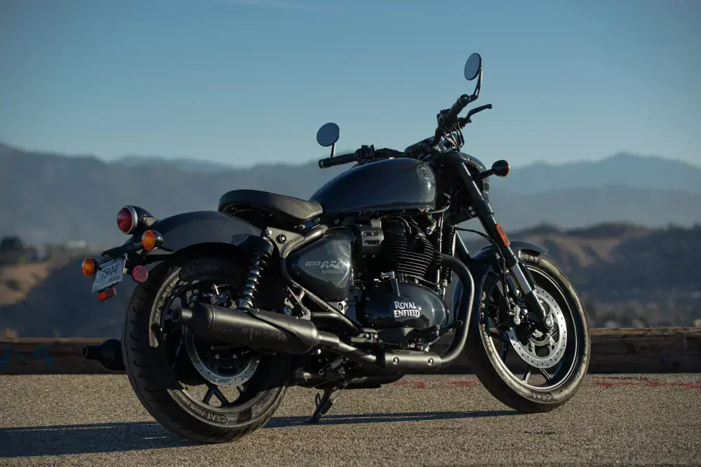 Royal Enfield Shotgun 650 Stencil White + BONUS