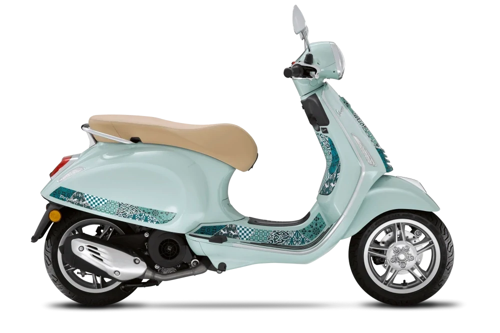Vespa Primavera 125 BATIK - půjčovna Opava
