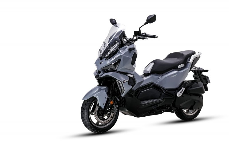 SYM ADX 125 L/C ABS šedý + KUFR ZDARMA