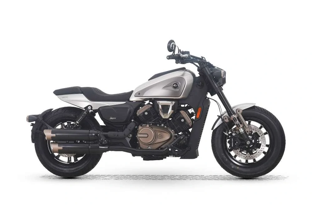 QJMOTOR SRV 600 stříbrná