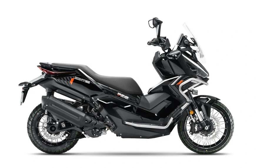 Zontes 368 Gizmo Black+ zadní kufr