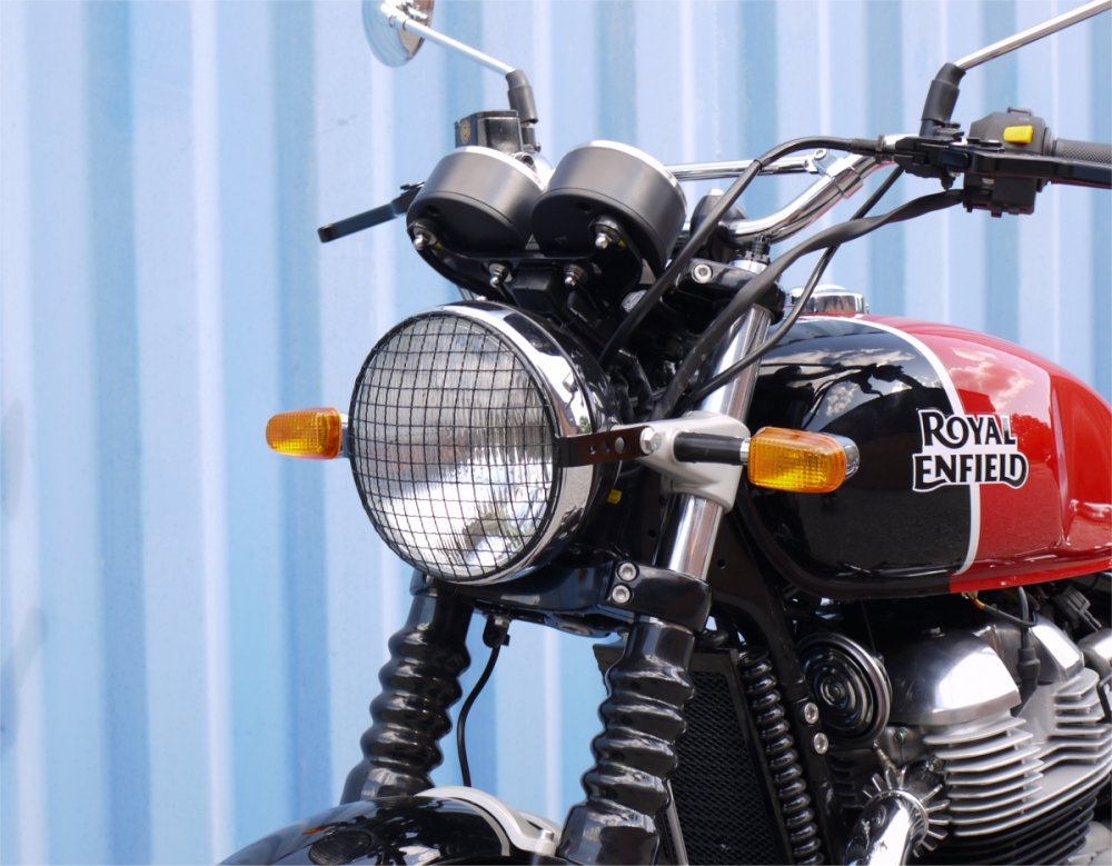 Mřížka hlavního světlometu 650 Interceptor + 650 Continental GT