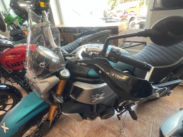 CFMoto CLX Adventure blastry - Chrániče páček POLISPORT s univerzální montážní