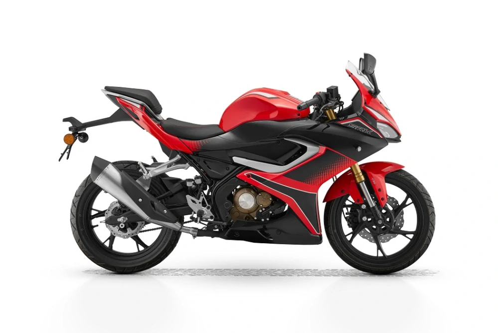 QJMOTOR SRK 125R červená