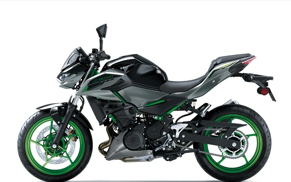 KAWASAKI Z500 SE MY26 půjčovna - Opava
