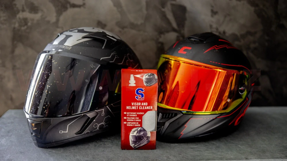 S100 čistič hledí s mikrovláknovou utěrkou - Visor & Helmet Cleaner 100 ml