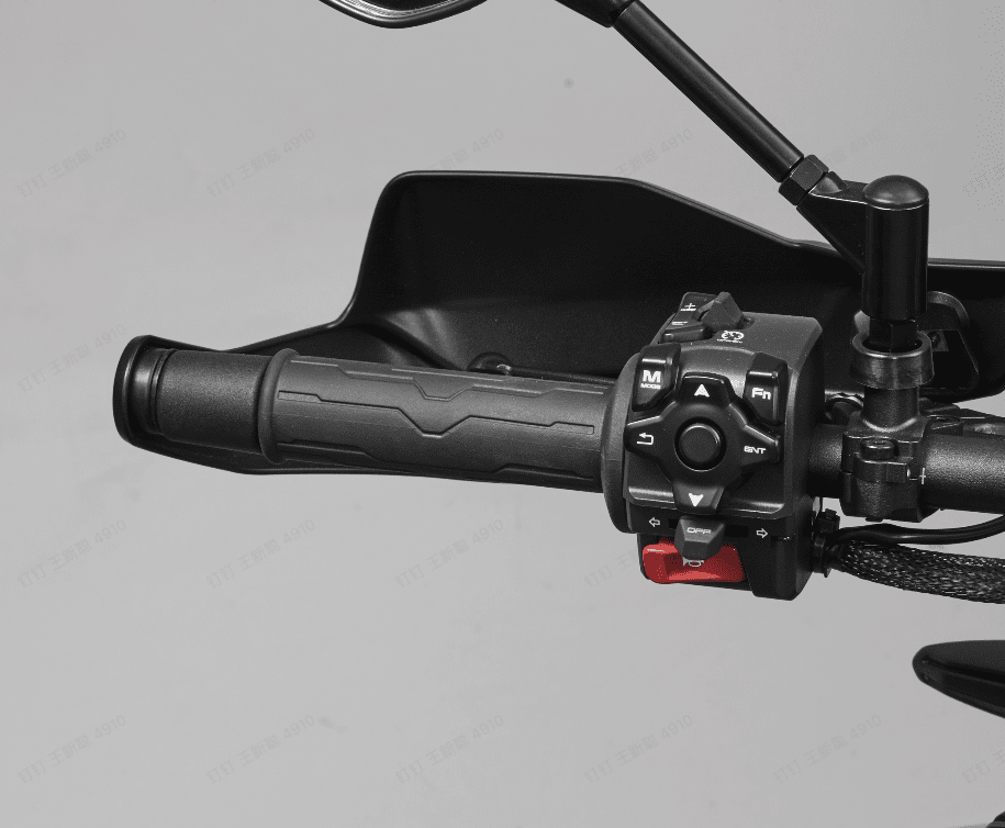 800MT‑X Vyhřívané rukojeti CFMOTO