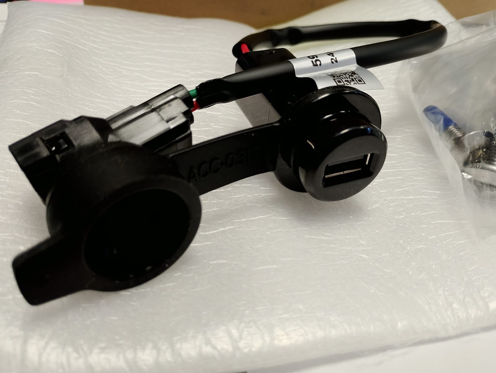 USB ZÁSUVKA POD SEDLO -Kawasaki 