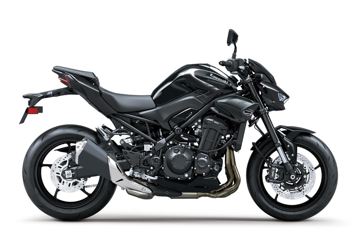 KAWASAKI Z900 MY26  Ebony / Metallic Carbon Gray + výfuk SC PROJECT za polovinu