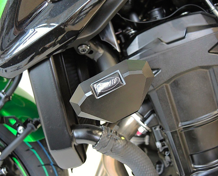 Padací slidery RD Kawasaki Z900 2017-  větší