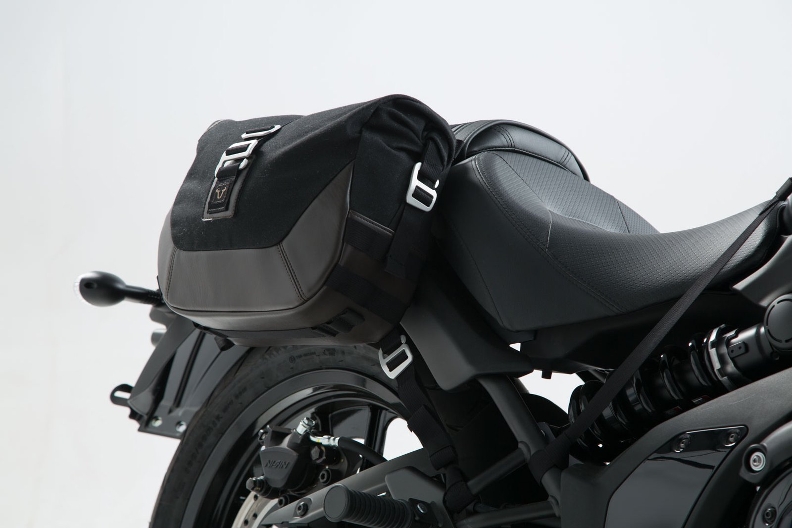 SW-Motech Boční brašna - Legend Gear LS2 na popruh SLS 13,5 L