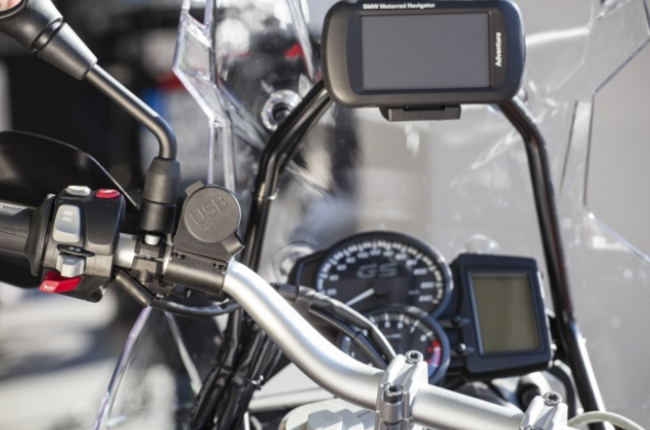 Nabíječka Interphone s 2xUSB výstupem pro motocykly, připojení na baterii, 2A