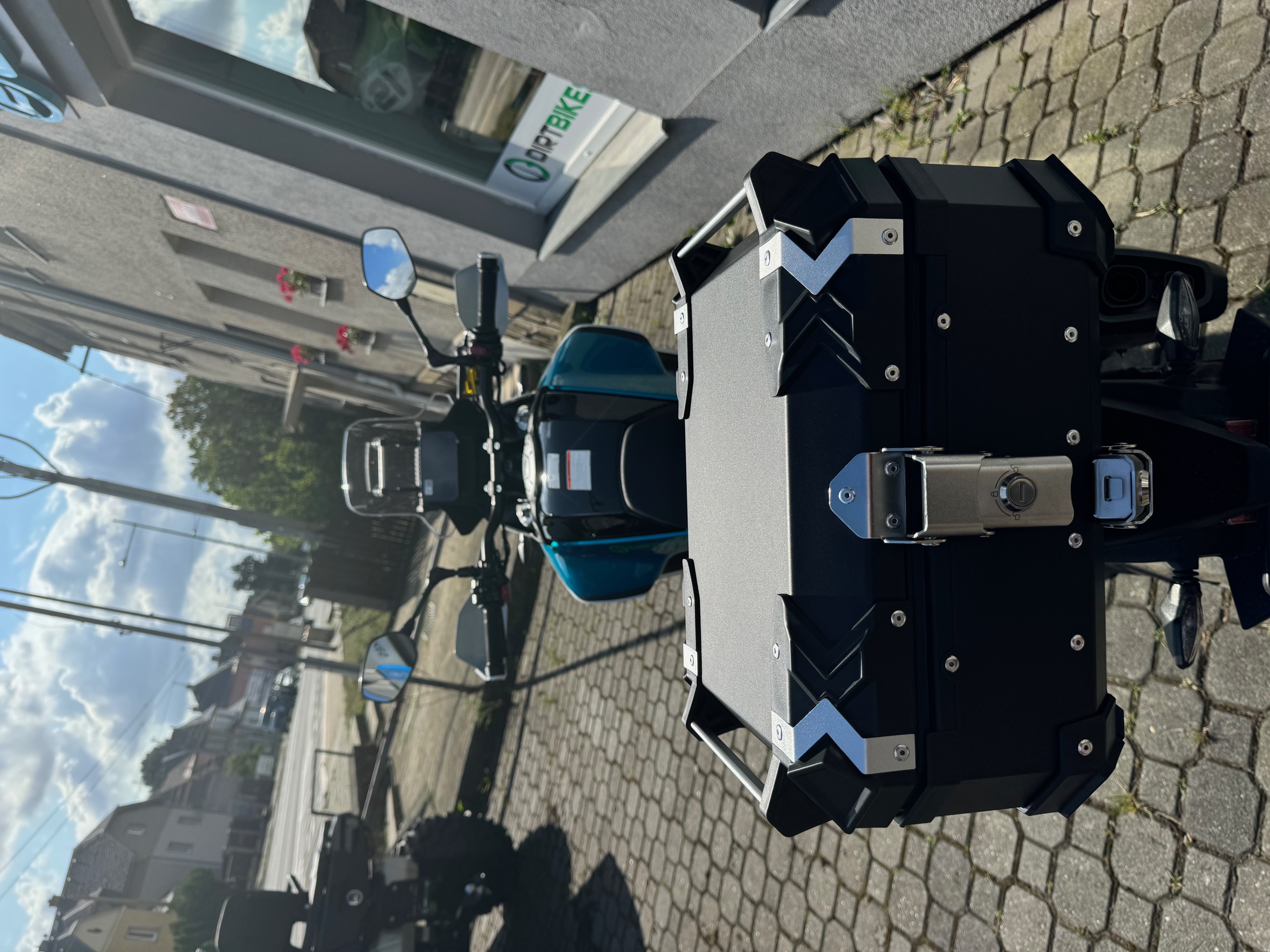 Kufr hliníkový DB TopCase 22L černý + plotna + síťka na zavazadla zdarma