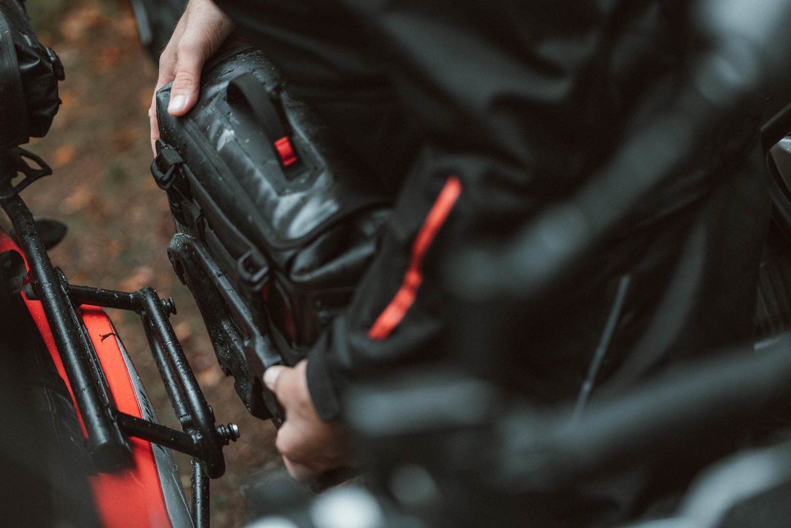 SW-Motech SysBag WP M 17-23 litrů,včetně adapter desky levý