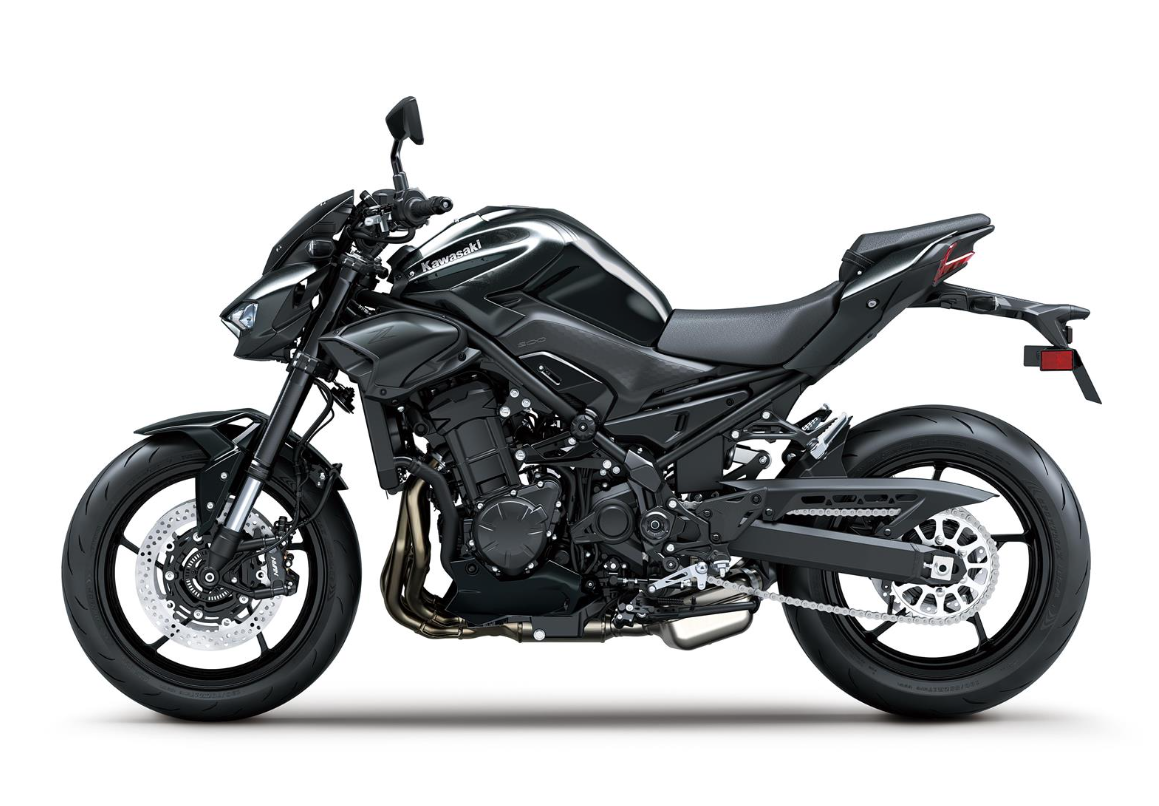 KAWASAKI Z900 MY26  Ebony / Metallic Carbon Gray + výfuk SC PROJECT za polovinu