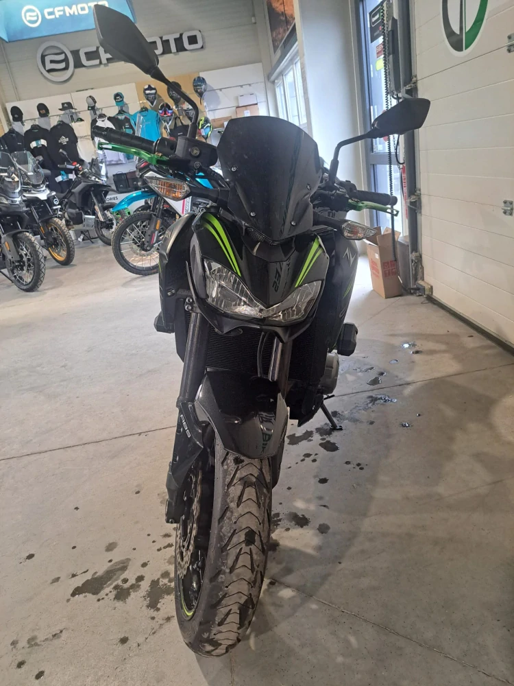 KAWASAKI Z900 - BAZAR 