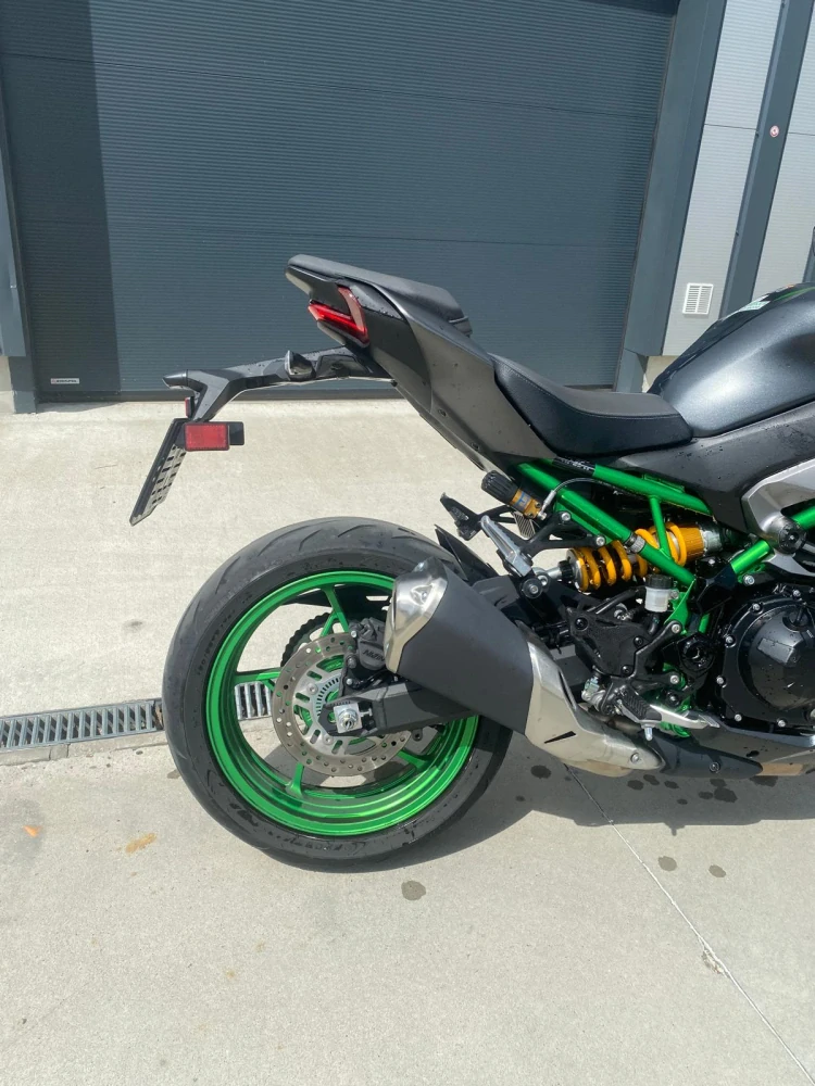 KAWASAKI Z900 SE - PŘEDVÁDĚCÍ MOTORKA 