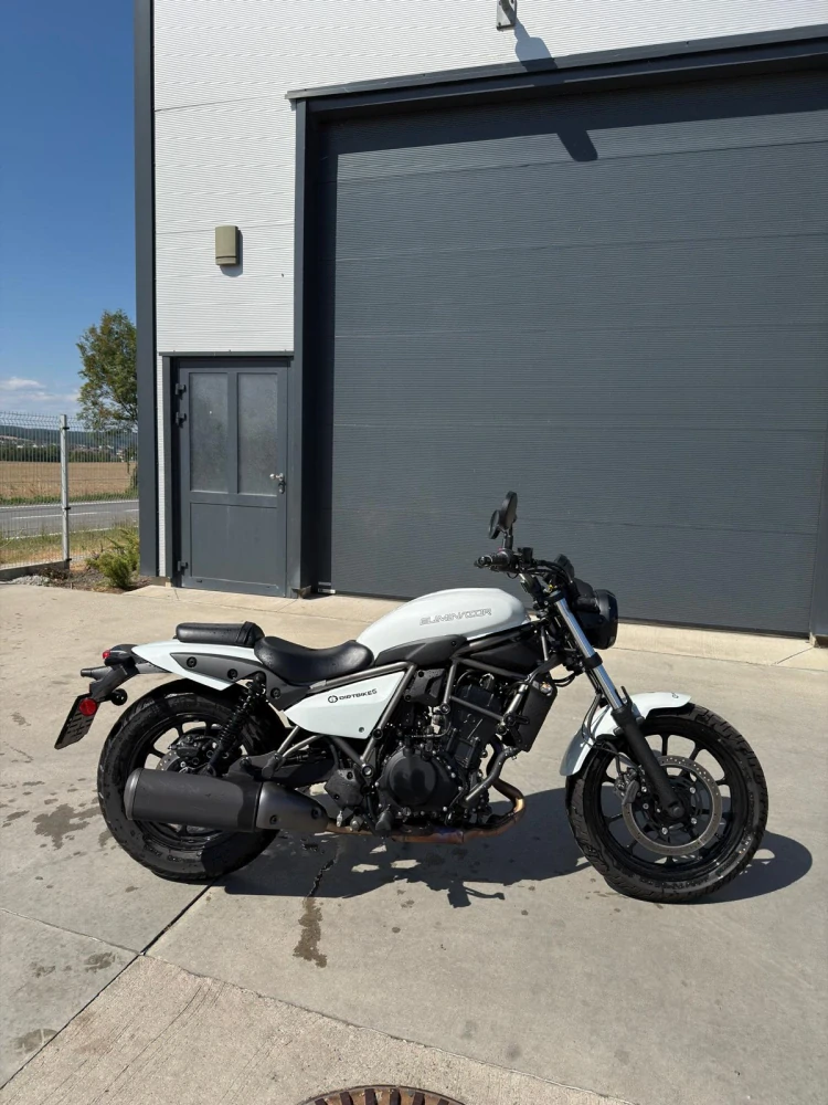 KAWASAKI ELIMINATOR 500 - PŘEDVÁDĚCÍ MOTORKA - REZERVACE