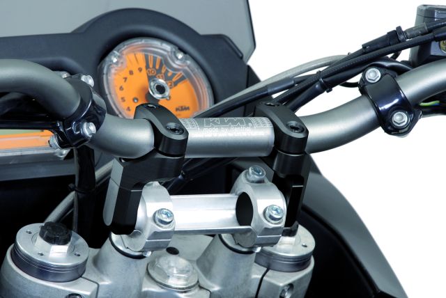 SW MOTECH Zvýšení řídítek VARIO-černé 22mm