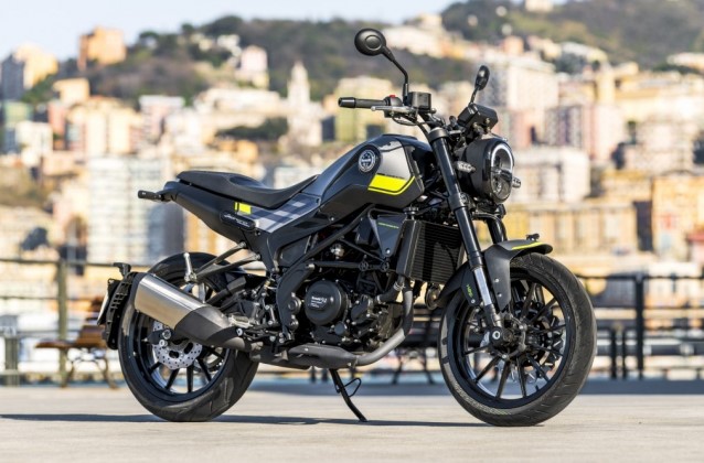Benelli Leoncino 250 šedá