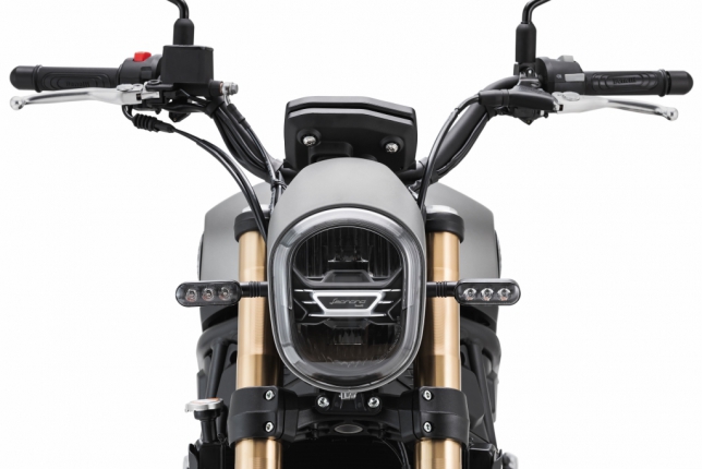 Benelli Leoncino 800 šedo-stříbrná