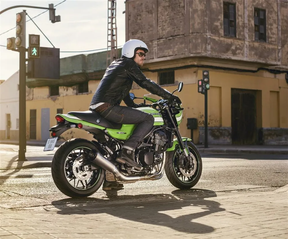 Titanový výfuk Akrapovič pro Kawasaki Z900RS 18-