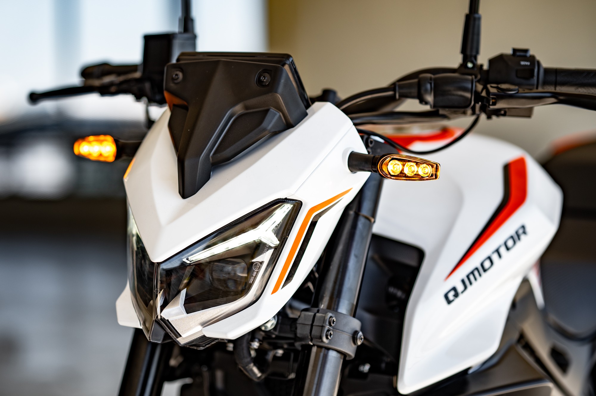 QJMOTOR TRX 125 bílá