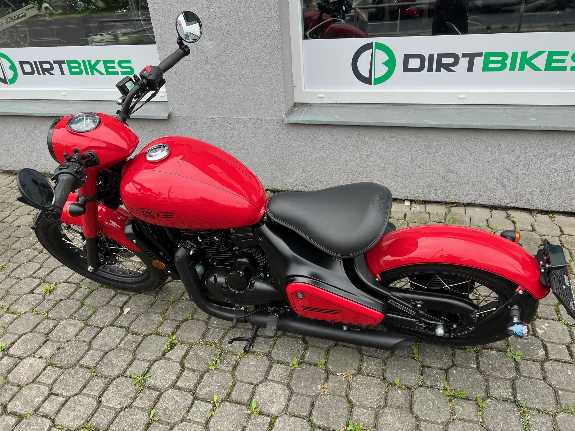 JAWA PÉRÁK červená