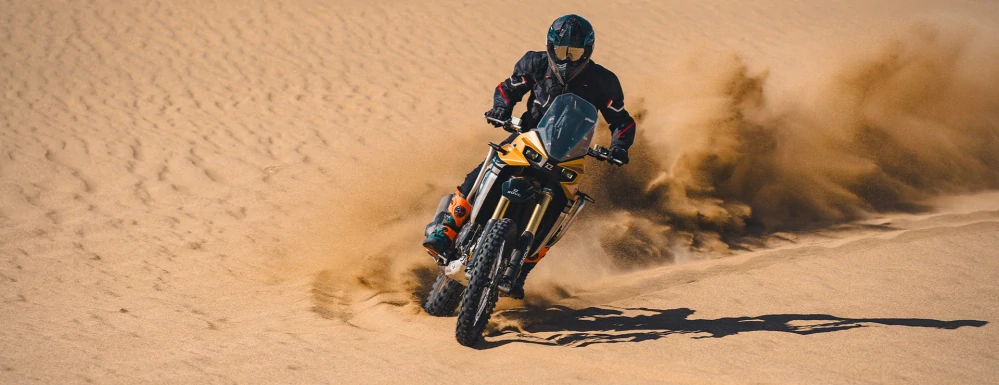 KOVE 800 X Rally Gold