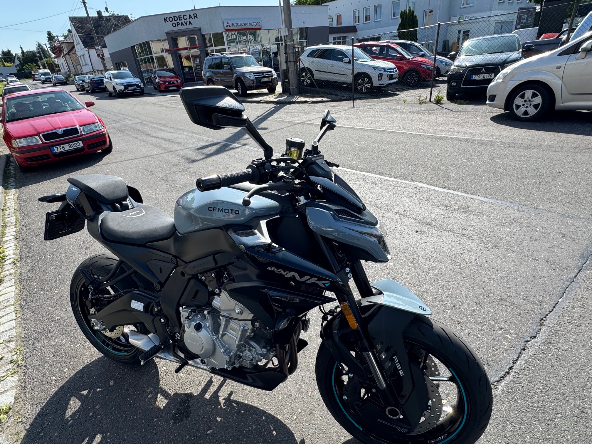 CFMOTO 675NK Tundra Grey