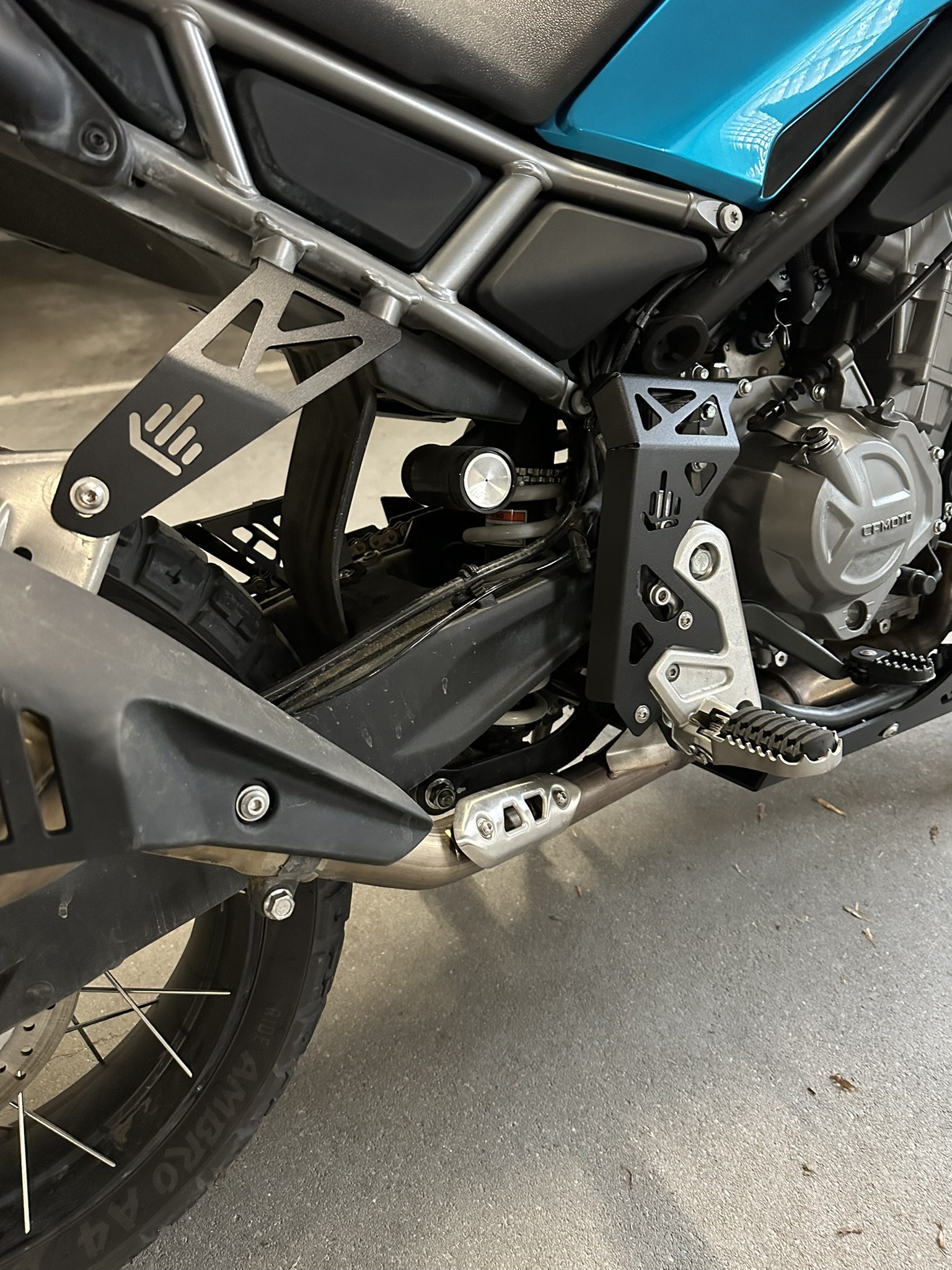 CFMOTO 450MT Kryt zadní Brzdové pumpy a nádobky MISIAC