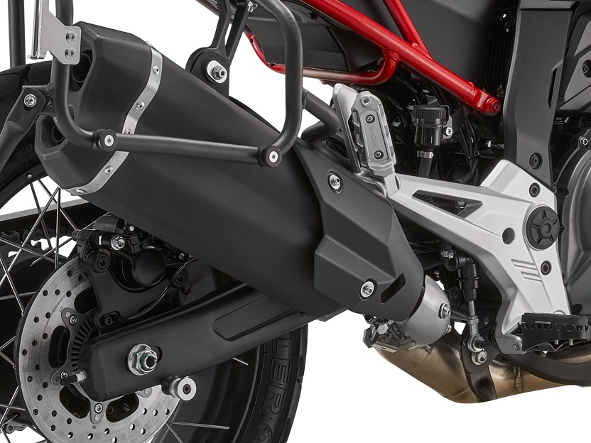 QJMOTOR SRT 600 SX písková- kufry zdarma