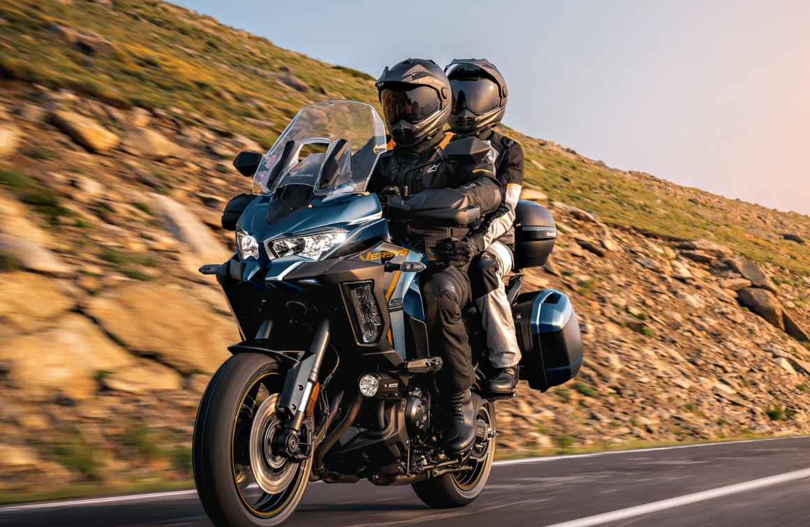 KAWASAKI VERSYS 1100 SE MY26  Emerald Blazed Green / Metallic Diablo Black 