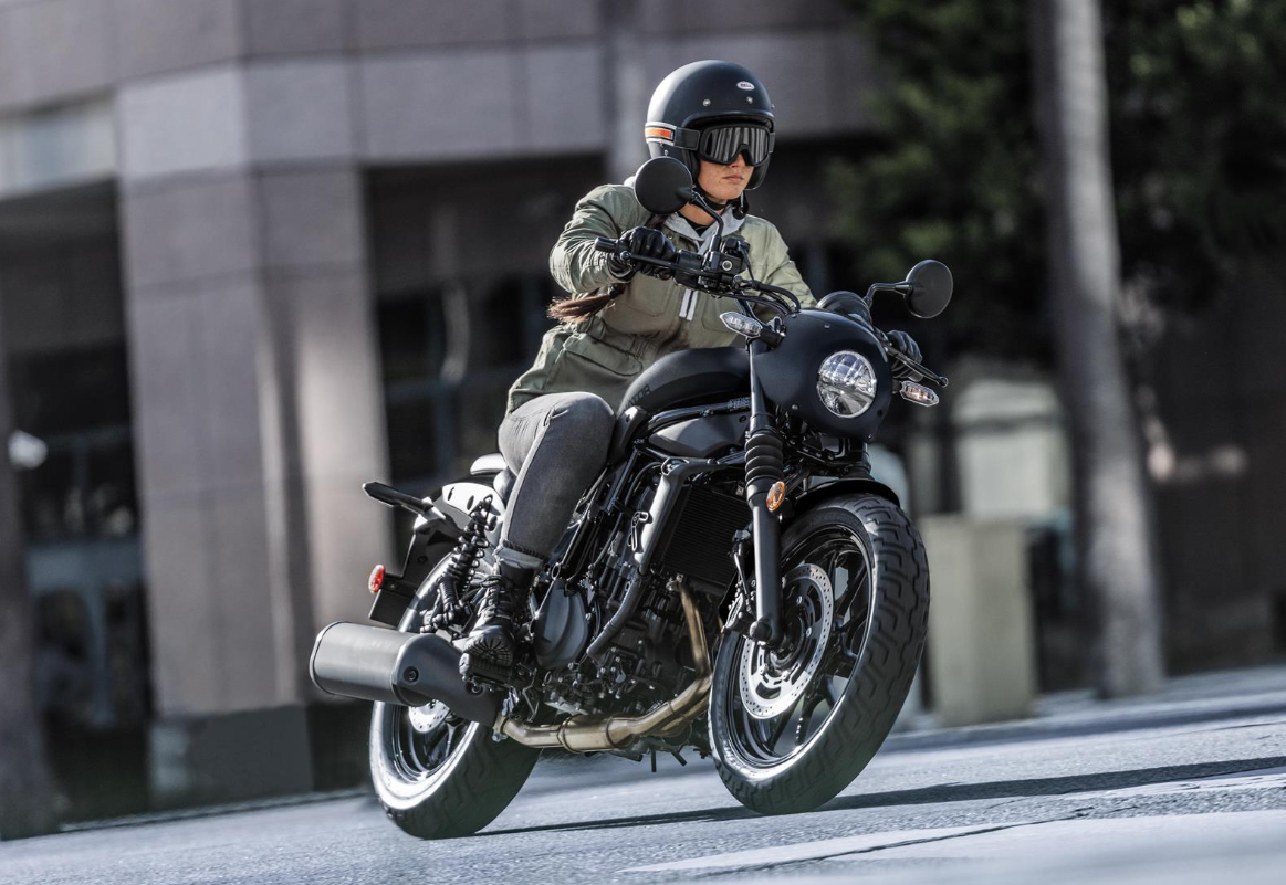 KAWASAKI ELIMINATOR 500 SE MY26 Metallic Matte Carbon Gray / Flat Ebony