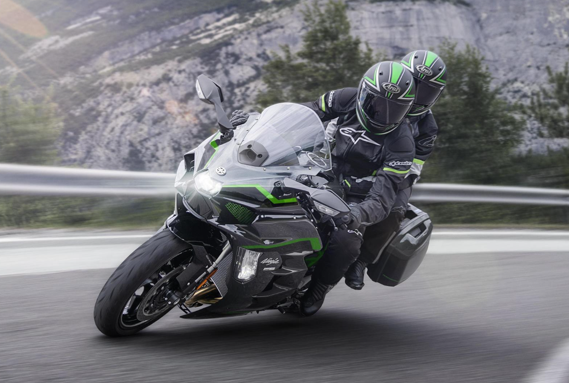 KAWASAKI NINJA H2 SX SE MY26 Metallic Brilliant Golden Black / Metallic Diablo Black