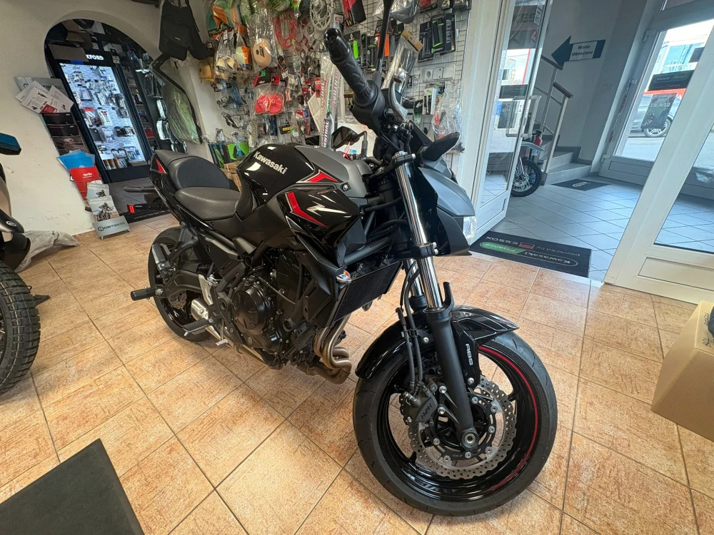 Kawasaki Z650 2025 - Bazar