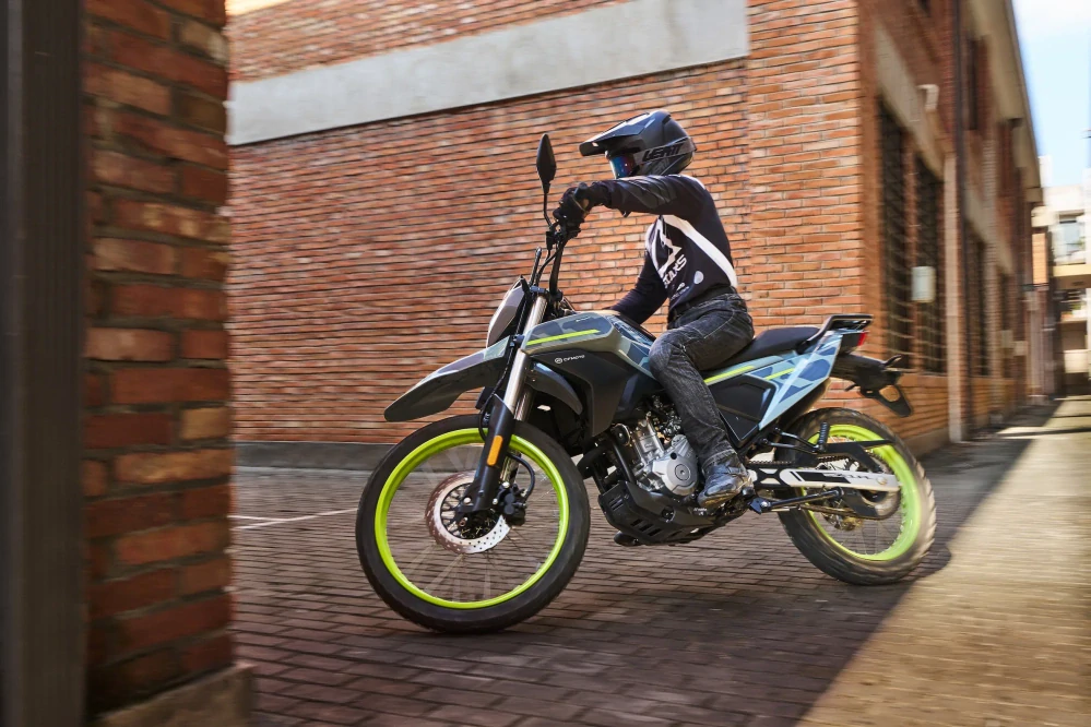 CFMOTO 250 Dual Tundra Grey - půjčovna Opava