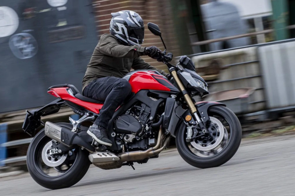 QJMOTOR SRK 800 černá