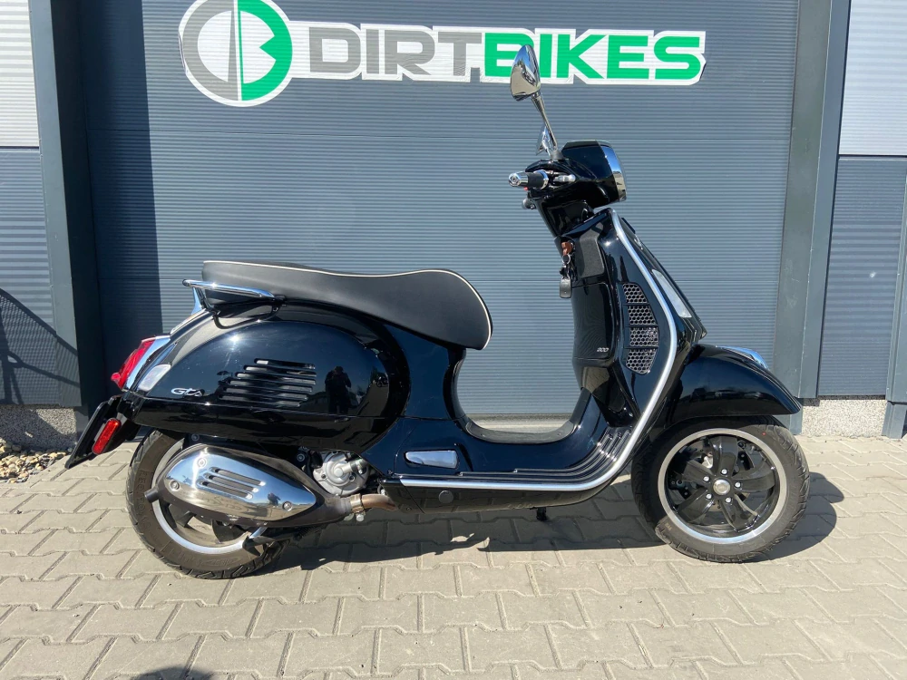 VESPA GTS 300 - BAZAR 