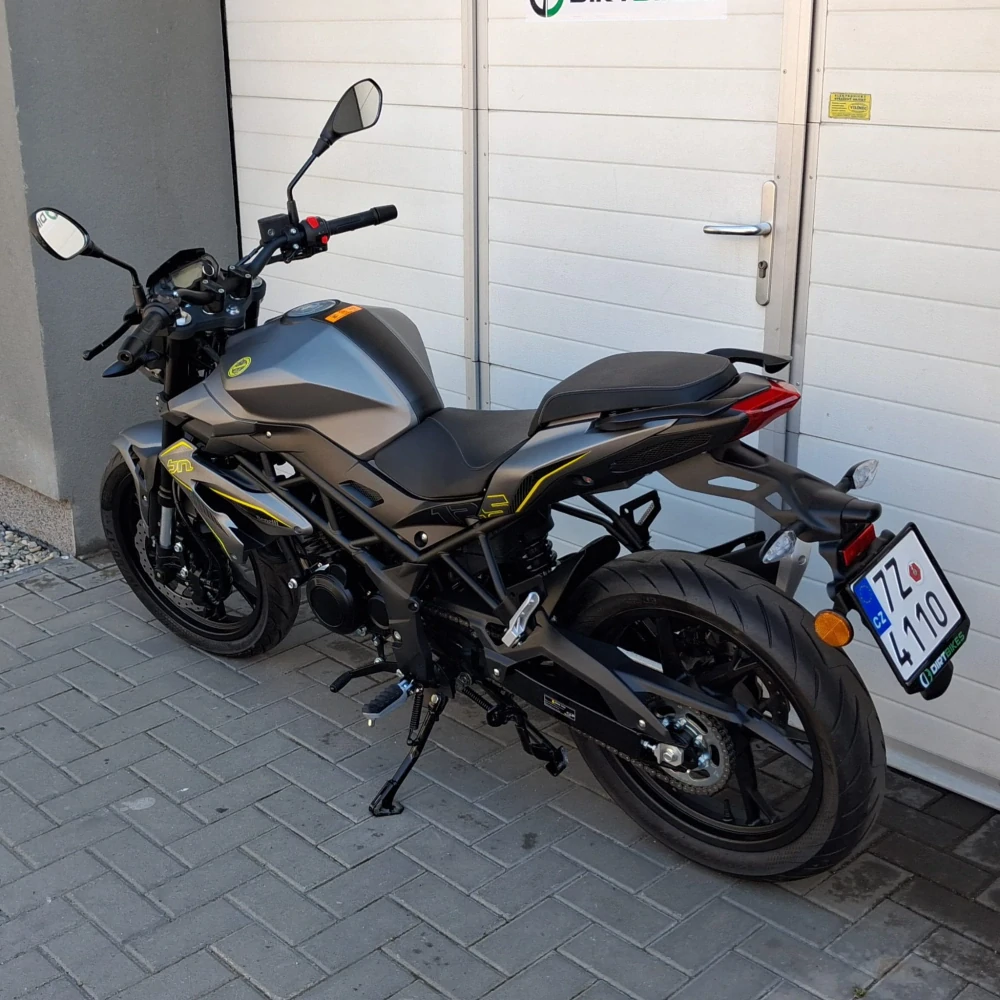 BENELLI BN 125 EURO5 rok 2026 šedá - BAZAR