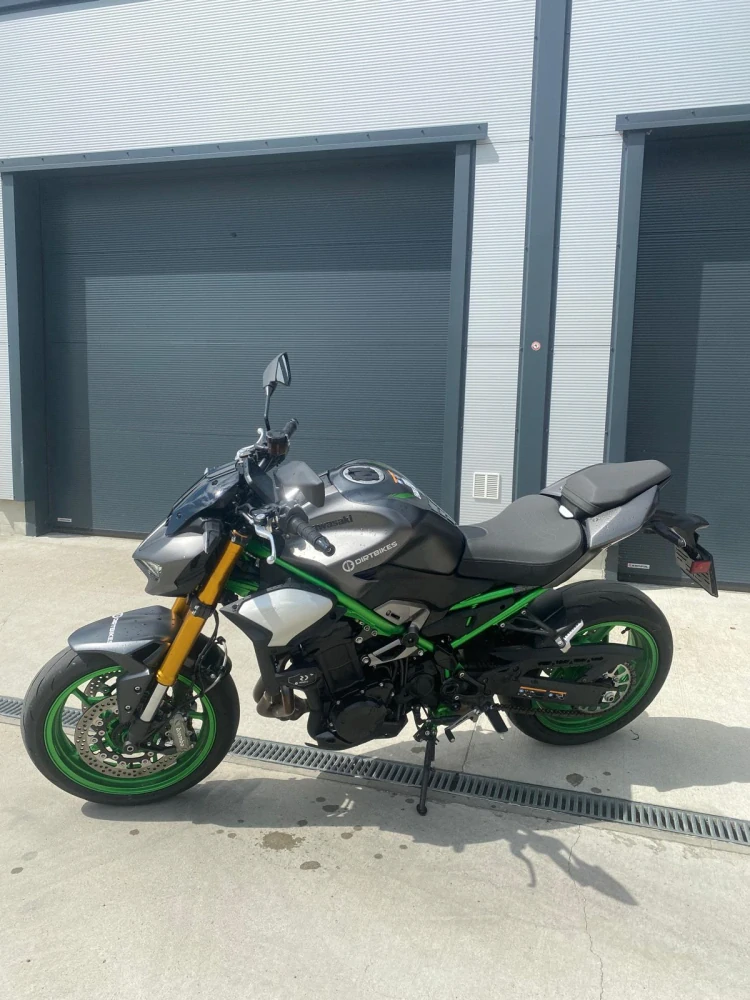 KAWASAKI Z900 SE - PŘEDVÁDĚCÍ MOTORKA 