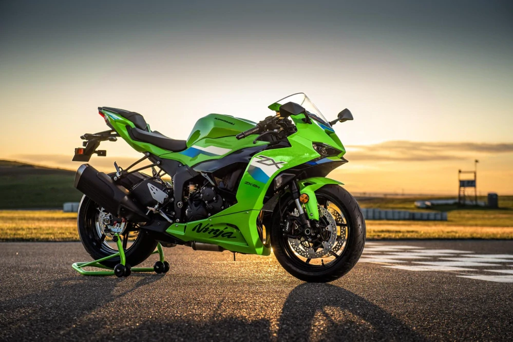 Kawasaki Ninja ZX-6R MY27 Lime Green / Blue