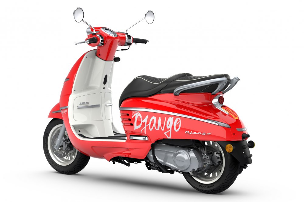 Peugeot DJANGO 125i Hot Color - Flamingo Red + VOUCHER NA 5000 KČ