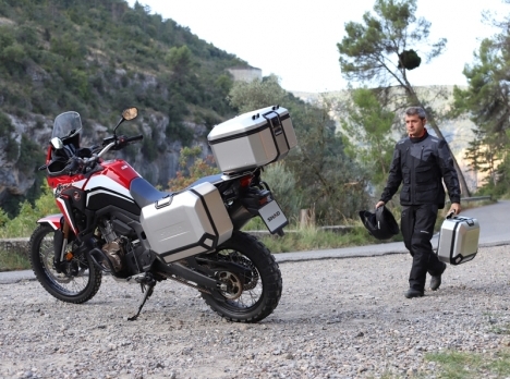 Montážní sada 4P systém SHAD M0VT894P (pro kufry TERRA) V85