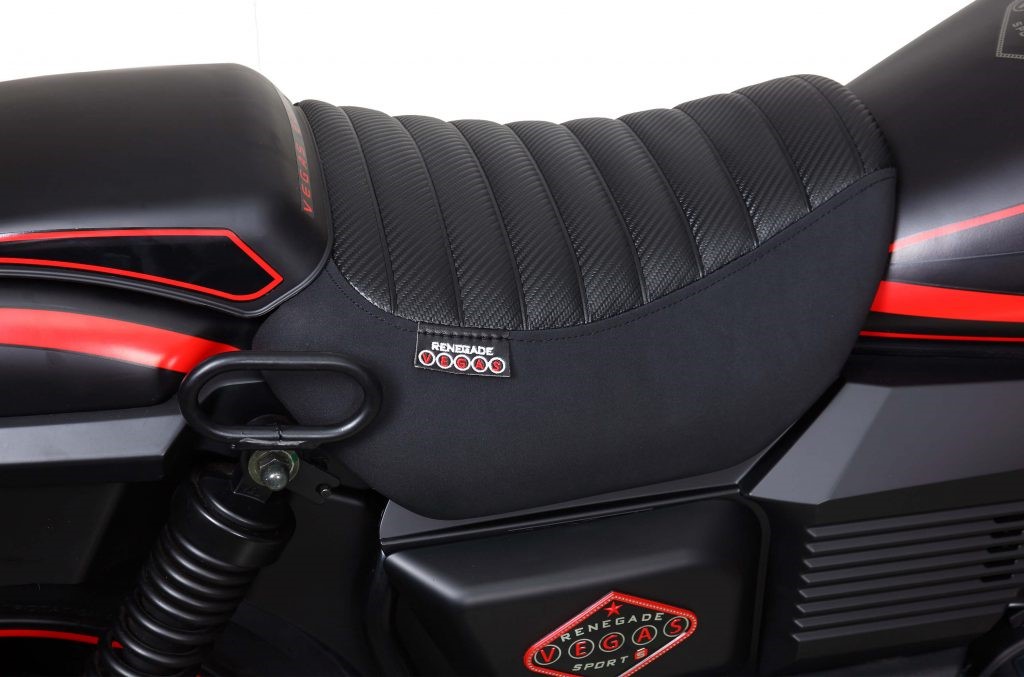 UM Renegade Vegas černá/červená 